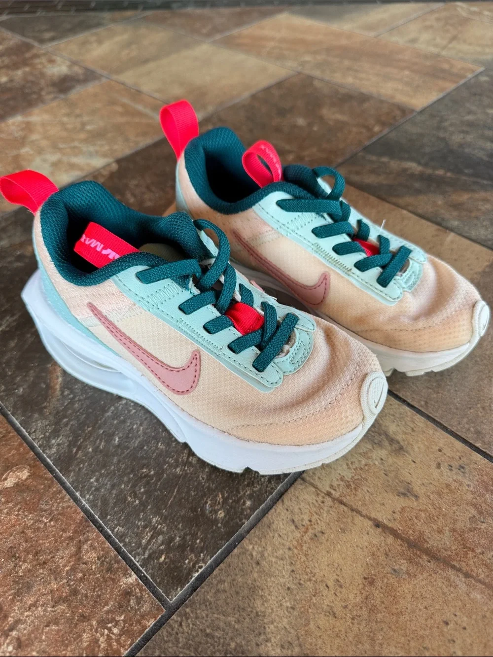 Nike Kids Peach & Teal Lightweight Sneakers (Like New)